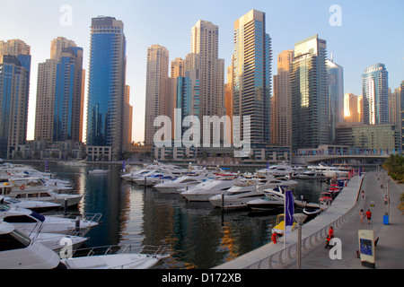 Dubai UAE,Emirati Arabi Uniti,Dubai Marina,edificio,grattacieli grattacieli edificio edifici residenziali,condominio appartamento residenziale Foto Stock