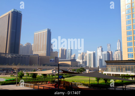 Dubai UAE,Emirati Arabi Uniti,Jumeirah Lake Towers,edificio,grattacieli grattacieli edifici residenziali,Dubai Marina view,UAE1210 Foto Stock