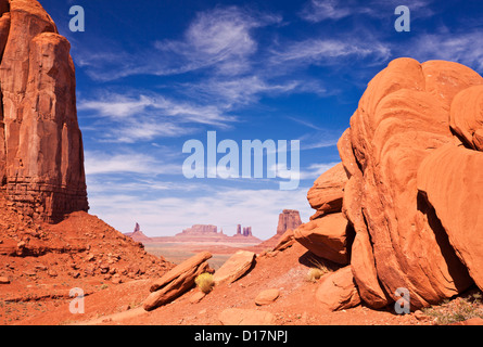 View of the Mittens from the North Window overlook Monument Valley Navajo Tribal Park, Arizona, USA United States of America Foto Stock