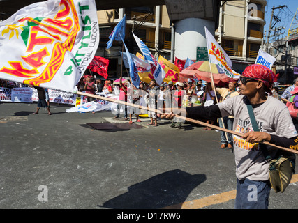 I manifestanti durante la 64a Dichiarazione Universale dei Diritti Umani nelle Filippine Foto Stock