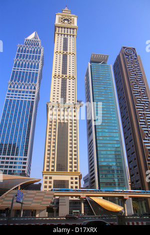 Dubai UAE,Emirati Arabi Uniti,Medio Oriente orientale,Centro commerciale,Sheikh Zayed Road,Emirates Towers Metro Station,linea rossa,metropolitana,treno,treno,pubblica tra Foto Stock