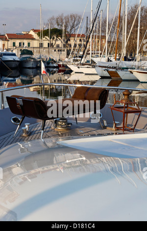 L'Italia, toscana, Viareggio, TECNOMAR VELVET 83' di yacht di lusso, prua Foto Stock