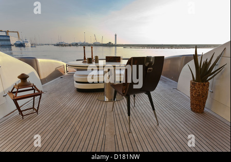 L'Italia, toscana, Viareggio, TECNOMAR VELVET 83' di yacht di lusso, poopdeck Foto Stock