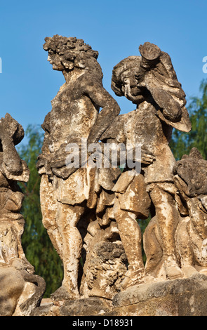 L'Italia, sicilia, Bagheria (Palermo), Villa Palagonia (1715 aC), statue di Monster Foto Stock