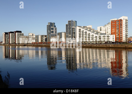 Appartamenti Glasgow Harbour sulla sponda nord del fiume Clyde, Glasgow, Scozia, Regno Unito Foto Stock