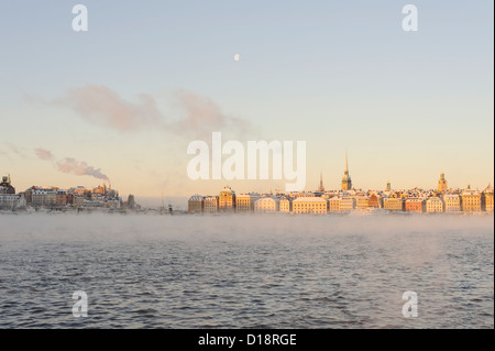 Stoccolma città vecchia in una fredda e soleggiata mattina di dicembre Foto Stock