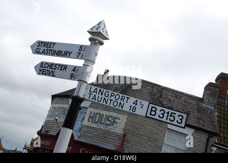 Vecchio segno posto in Somerton Somerset, Regno Unito Foto Stock