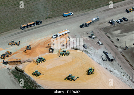 Fotografia aerea chicco di mais bovini consegna feedlot Nebraska Foto Stock