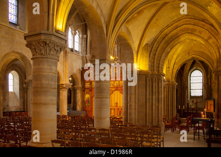 Interno della Eglise Saint Julien le Pauvre - Costruzione iniziata 1165 e infine completato 1655, Quartiere Latino, Parigi Francia Foto Stock