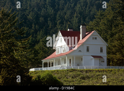 O00679-00...OREGON - Fanalisti casa di Heceta Head Lighthouse vicino a gomito diavoli parco dello stato. Foto Stock