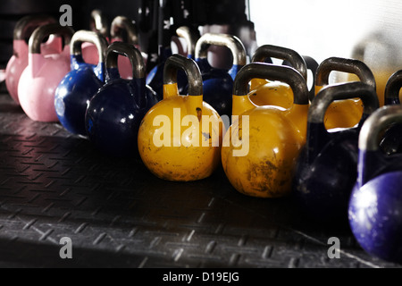 Kettlebells in palestra Foto Stock