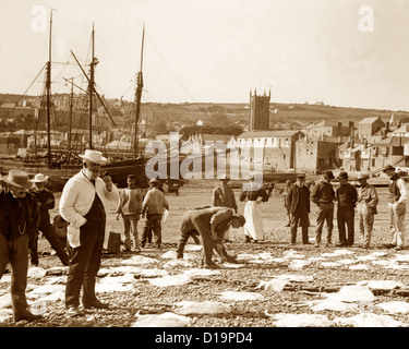 I pescatori St. Ives Cornovaglia periodo Vittoriano Foto Stock