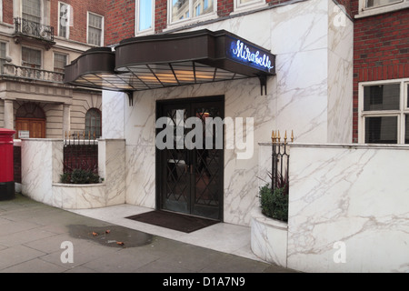 L'ingresso al ristorante Mirabelle in Curzon Street, Mayfair, London, Regno Unito. Foto Stock