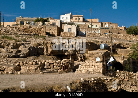 Il villaggio curdo di Doguz situata in cima all'antica fortezza romana città di Dara, nella Turchia sud-est della regione dell'Anatolia. Foto Stock