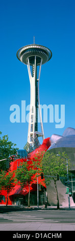 Seattle Space Needle, Washington, Stati Uniti d'America - ristorante girevole in cima alla torre al centro di Seattle - Vista panoramica Foto Stock