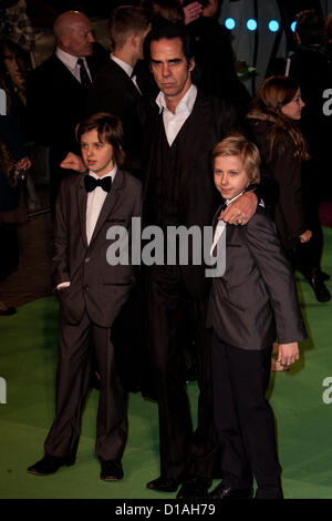 Nick Cave assiste il Royal premiere del film di 'The Hobbit: un inaspettato viaggio" di Odeon Leicester Square di Londra, Regno Unito, 12/12/2012 Credit: Mario Mitsis / Alamy Live News Foto Stock