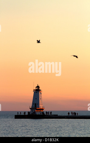 Il Ludington la luce alla fine del frangionde sulle Pere Marquette porto situato in Ludington, Michigan, Stati Uniti d'America. Foto Stock