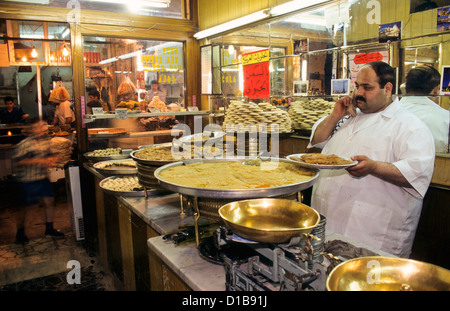 Negozio di dolci di Aleppo zoco. Syiria Foto Stock