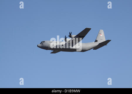 Uno dei sei C-130J modello Super Hercules aeromobile che la forza aerea irachena prenderà possesso di mosche del Rhode Island aeroporto dello stato. La 143Airlift Wing che è in base all'aeroporto è stata coinvolta nella formazione degli iracheni C-130J personale di volo e i manutentori a partire dal giugno 2012. Il C-130J è fabbricato dalla Lockheed Martin Marietta in Georgia (USA). Foto Stock