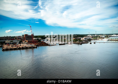 Charlottetown waterfront, marina, ristoranti, Cattedrale dalla nave Foto Stock