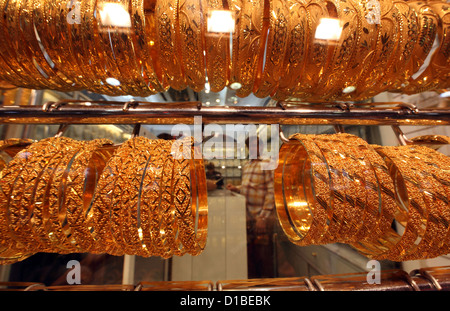 Dubai, Emirati arabi uniti, simbolo foto gioielli in oro Foto Stock