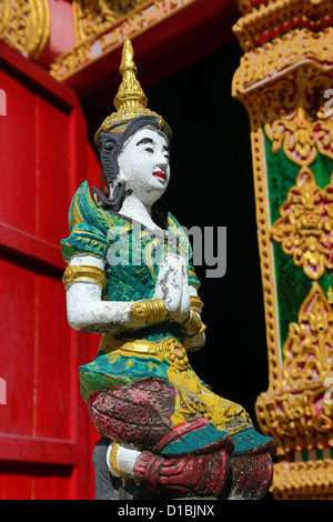 Statua thailandese al Wat Pa Phrao Nai tempio, Chiang Mai, Thailandia Foto Stock