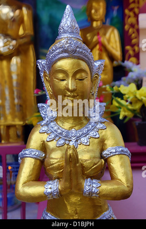 Statua d'oro di Wat Pa Phrao Nai tempio, Chiang Mai, Thailandia Foto Stock