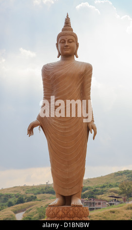 Immagine del Buddha in "Wat Phra That Pha Kaew' a Khao Kho, Phetchabun Thailandia Foto Stock
