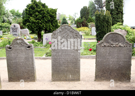 Amrum, nebbia, Germania, pietre tomba nel cimitero della Chiesa di San Clemente Foto Stock