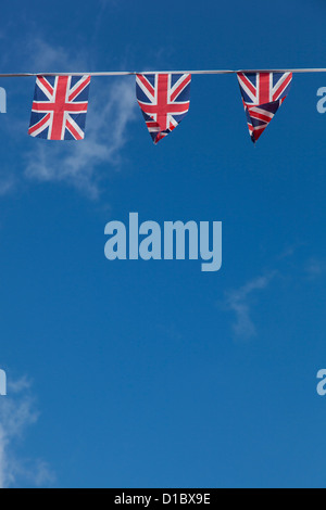 Stringa di flag di Unione contro un cielo blu Foto Stock