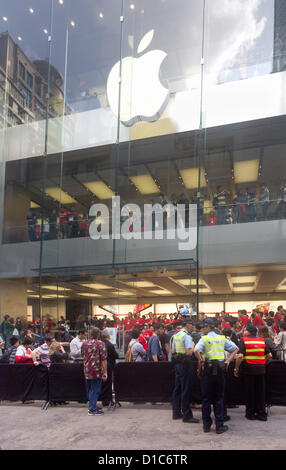 Il nuovo Apple Store è aperto nel la Causeway Bay di Hong Kong. Il 15 dicembre 2012. Foto Stock