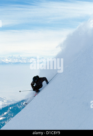 Sciare in India a Gulmarg Ski Resort, Kashmir, fuori Srinagar Foto Stock