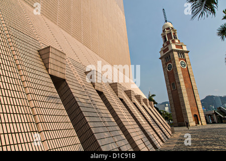 Ex Ferrovia Kowloon-Canton Torre dell Orologio in Tsim Sha Tsui di Kowloon, Hong Kong. Foto Stock
