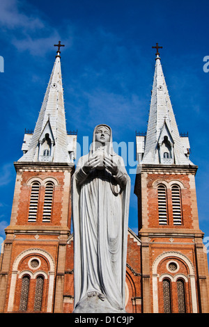 La cattedrale di Notre Dame a Saigon Foto Stock