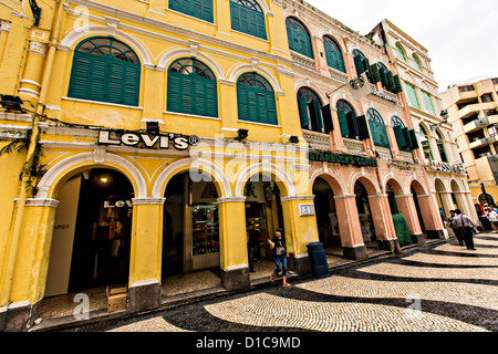 Portoghese edifici coloniali Piazza Senado Macau. Foto Stock