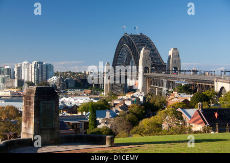 Il Ponte del Porto di Sydney e il porto dal Parco Osservatorio Le Rocce Sydney New South Wales AUSTRALIA Foto Stock