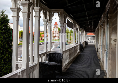 Rotorua Torre dell Orologio dal balcone del Princes Gate Hotel. Foto Stock