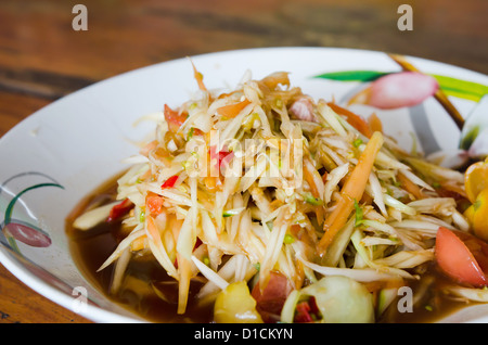 Papaya insalata piccante, preferito Thai cucina stile .'Som tam' Foto Stock