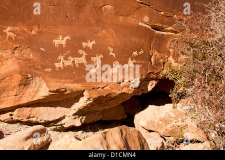 Ute petroglifi indiani al Parco Nazionale di Arches appena al di fuori del paese di Moab, Utah, Stati Uniti d'America, STATI UNITI D'AMERICA Foto Stock