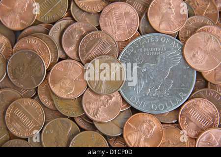 Enorme pila di monete statunitensi Foto Stock