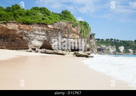 Splendido design balinese Dreamland beach (una delle più famose aree di surf di Bali, Indonesia) Foto Stock