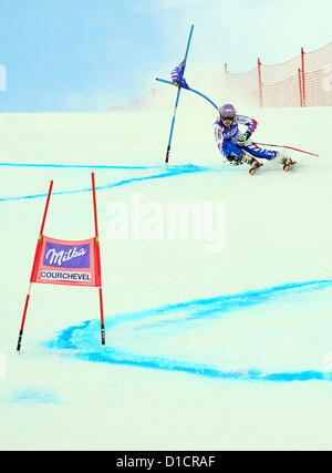 16.12.12. AUDI FIS World Cup 2012/13 Courchevel (FRA) 4° LADIES slalom gigante Tessa Worley (FRA) sul suo modo al terzo posto. Nella foto durante il suo secondo run. PIC: Andrew Lloyd/Alamy Live News Foto Stock