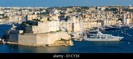 Il Grand Harbour e Fort San Angelo, Valletta, Malta Foto Stock