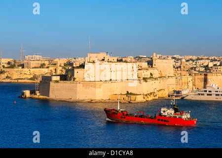 Malta, La Valletta, Vittoriosa, Birgu, Forte Sant'Angelo e il lungomare Foto Stock