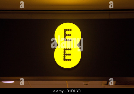 EE cellulare provider di rete store shop segno logo, REGNO UNITO Foto Stock