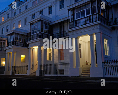 Chichester terrazza in kemp town,brighton in serata. Foto Stock