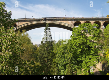 Pont Adolphe, un ponte nella città di Lussemburgo Foto Stock