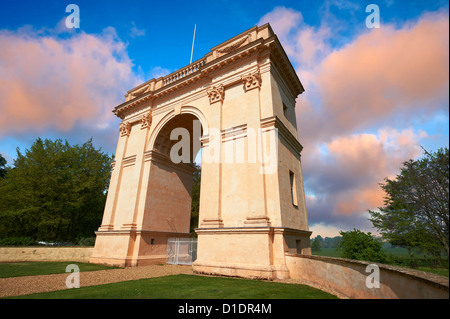 Il neo-classico arco corinzio ldesigned da Giovanni Battista Borra nel 1750's , Stowe House Buckingham Foto Stock