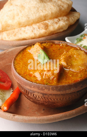 Con Poori, aloo ki sabji. Foto Stock