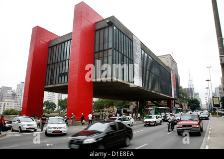 Il Museu de Arte de Sao Paulo (MASP) sulla Avenida Paulista, Sao Paulo, Brasile, Sud America Foto Stock